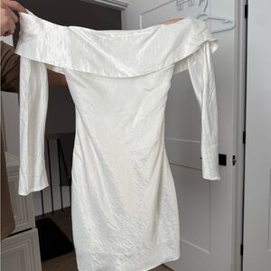 Abercrombie & Fitch Elegant Off-Shoulder White Dress